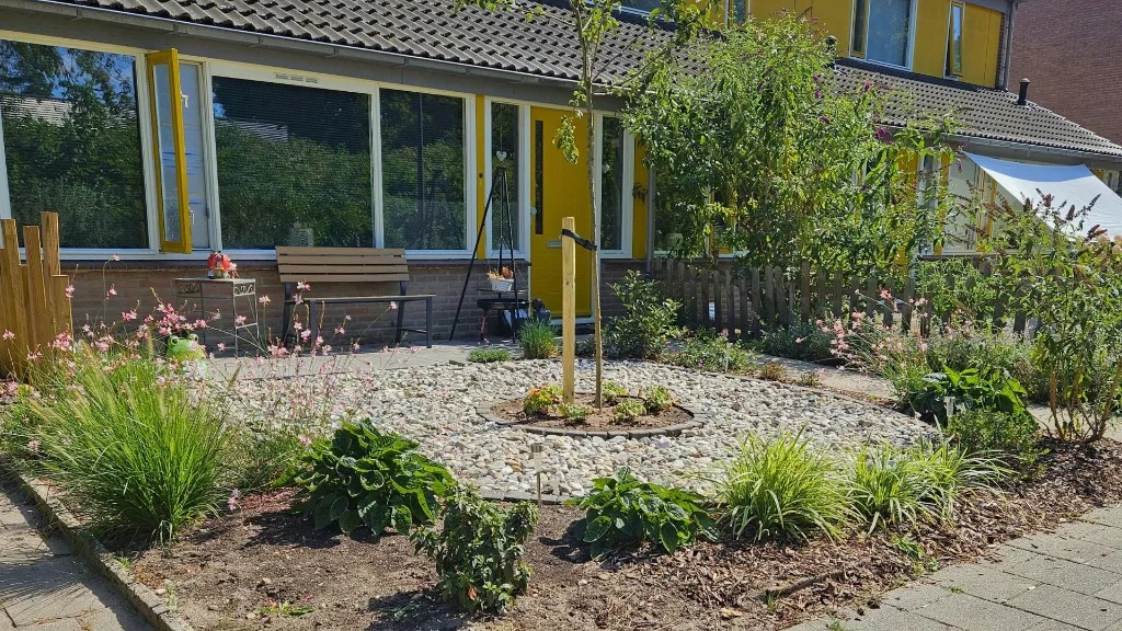 Voortuin om in te zitten in Apeldoorn